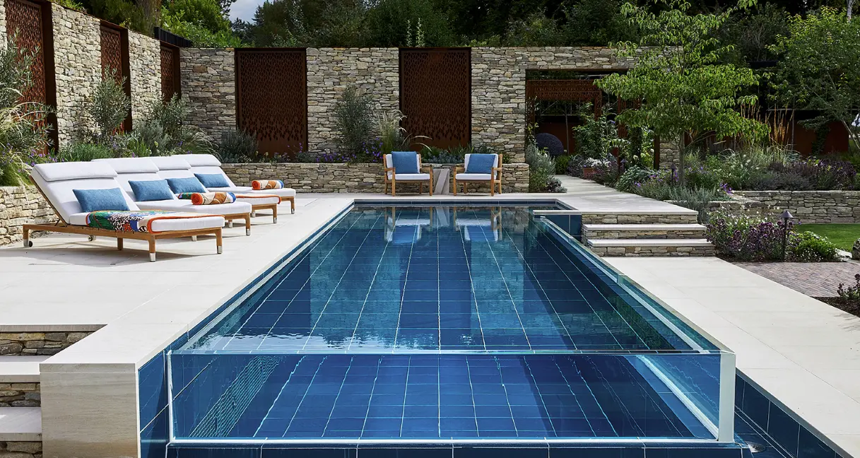 Pool Cleaning Navasota TX: Weekly Plans